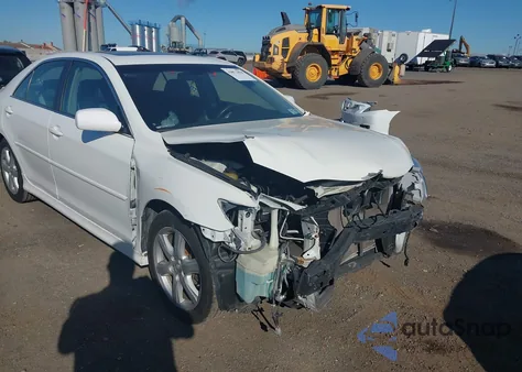 2007 Toyota Camry Ce/Le/Xle/Se z USA, uszkodzony, nr VIN 4T1BE46K47U714142